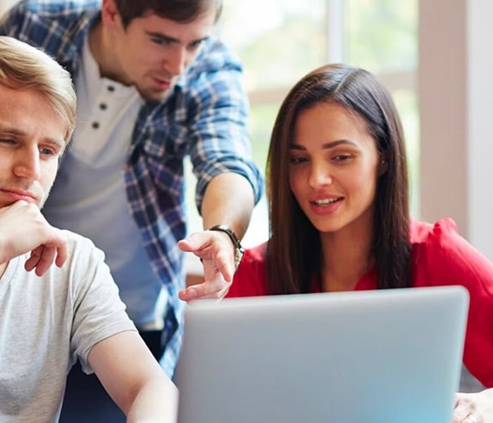 Professional Applications of AI in Investment (Demo)